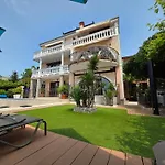 Mit Terrasse - Gemeinschaftspool By Interhome Novi Vinodolski