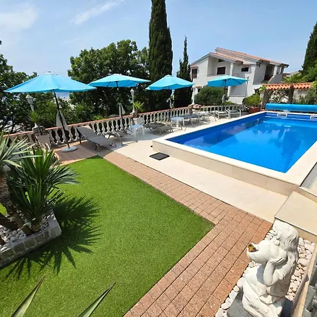 Mit Terrasse - Gemeinschaftspool By Interhome Apartment *