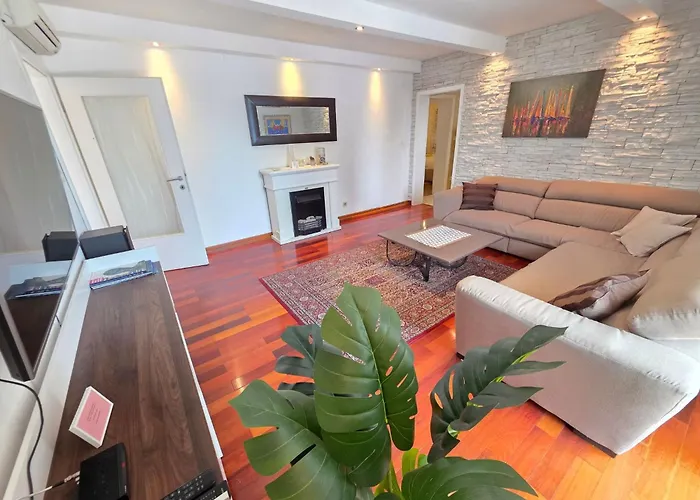 Mit Terrasse - Gemeinschaftspool By Interhome Apartment Novi Vinodolski