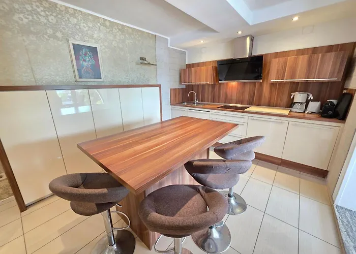 Mit Terrasse - Gemeinschaftspool By Interhome Apartment *