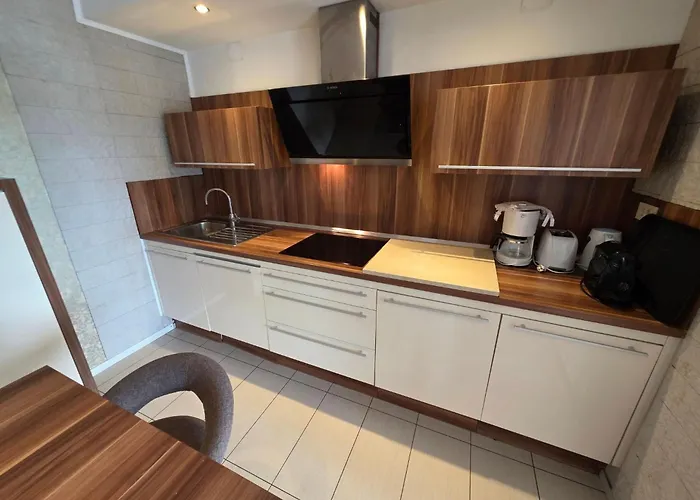 Apartment Mit Terrasse - Gemeinschaftspool By Interhome *
