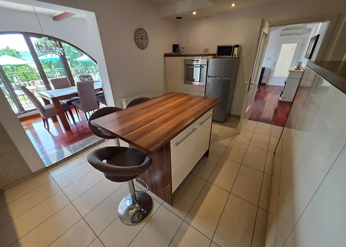 Mit Terrasse - Gemeinschaftspool By Interhome * Novi Vinodolski