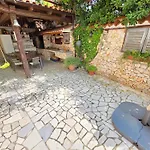 Mit Terrasse - Gemeinschaftspool By Interhome *