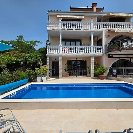 Lägenhet Mit Terrasse - Gemeinschaftspool By Interhome *
