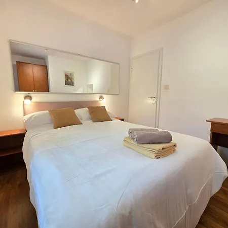 Apartament Mit Terrasse - Gemeinschaftspool By Interhome *