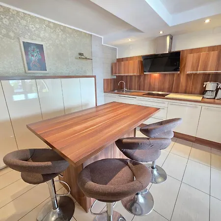 Mit Terrasse - Gemeinschaftspool By Interhome Apartment *