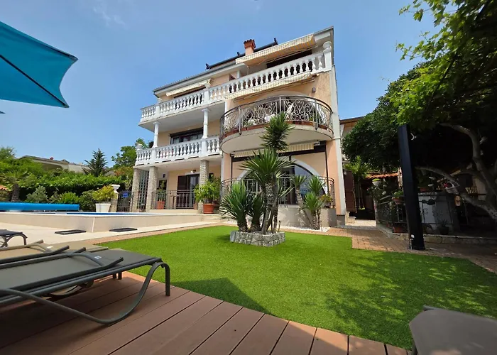 Mit Terrasse - Gemeinschaftspool By Interhome Novi Vinodolski