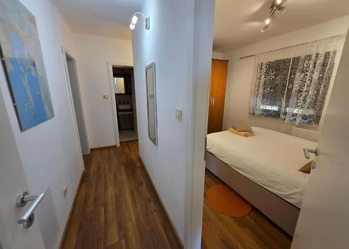 Mit Terrasse - Gemeinschaftspool By Interhome Novi Vinodolski